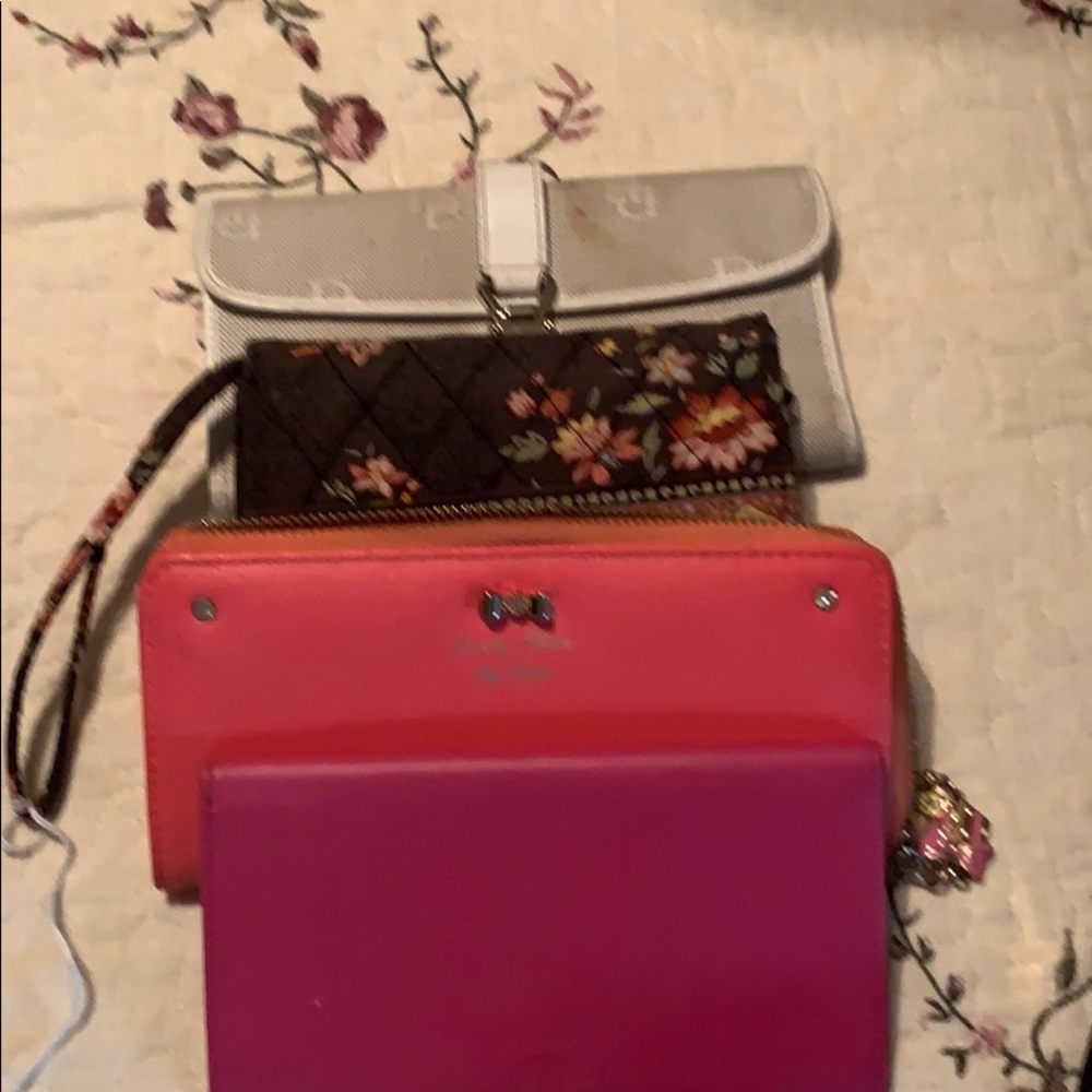 Designer lot of purses 👛 and wallets - Picture 3 of 3